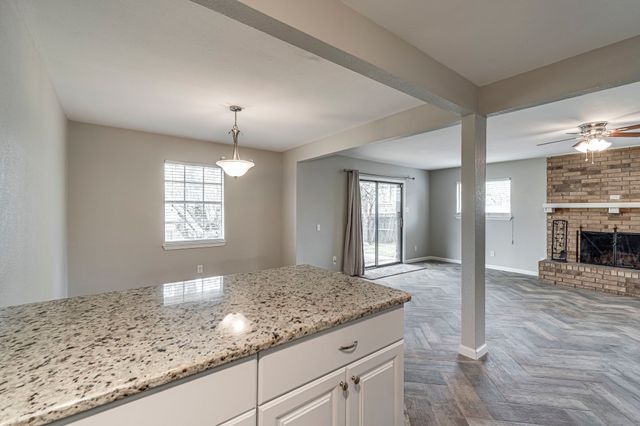 1401 Yucca Street, Midlothian, TX 76065