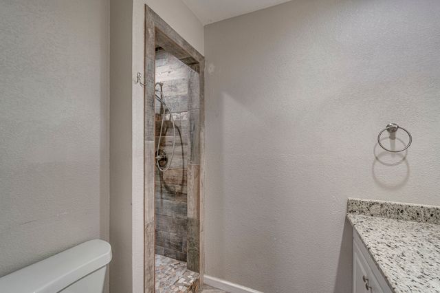 1401 Yucca Street, Midlothian, TX 76065