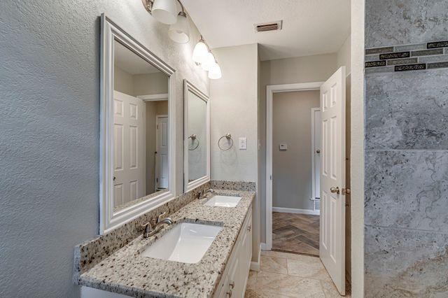 1401 Yucca Street, Midlothian, TX 76065