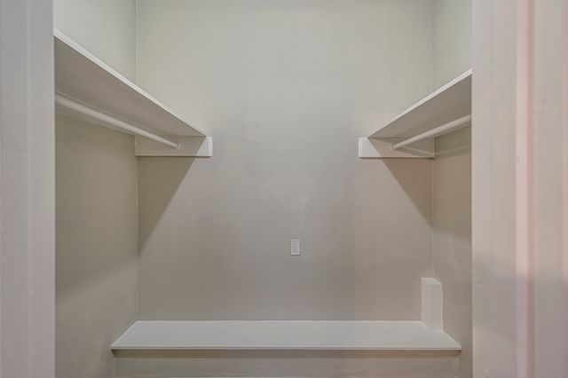 1401 Yucca Street, Midlothian, TX 76065