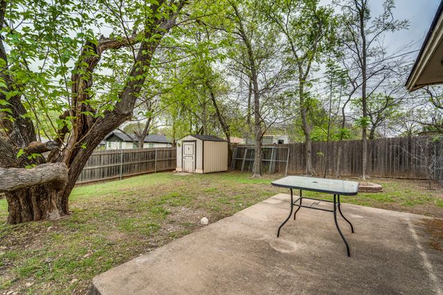 1401 Yucca Street, Midlothian, TX 76065