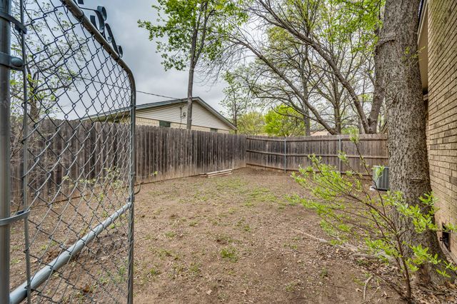 1401 Yucca Street, Midlothian, TX 76065