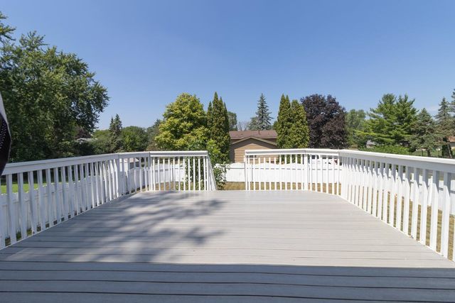 8200 Thomas Avenue N, Brooklyn Park, MN 55444