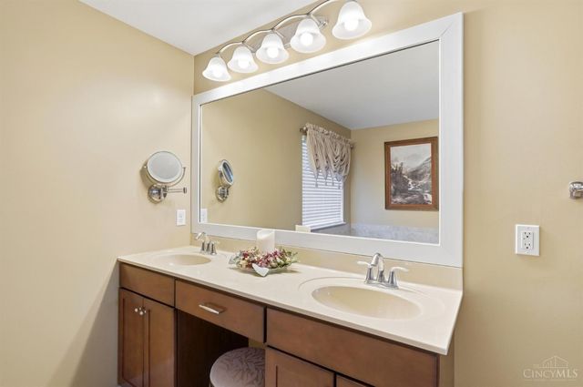 7818 Derbyshire Court, Liberty Twp, OH 45044