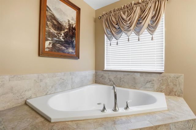 7818 Derbyshire Court, Liberty Twp, OH 45044