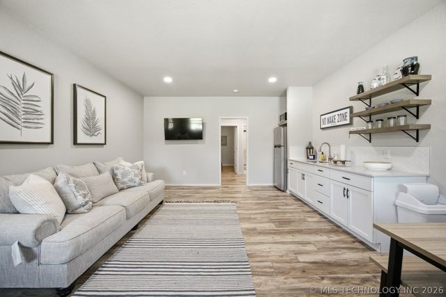 127 Seneca Springs, Eufaula, OK 74432