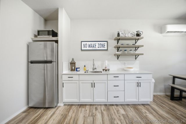 127 Seneca Springs, Eufaula, OK 74432