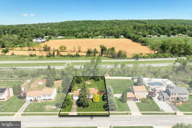 3911 SANDRA DR, York, PA 17402