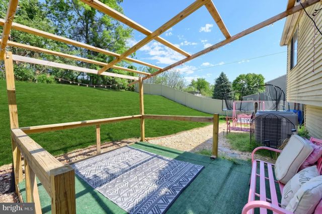 3911 SANDRA DR, York, PA 17402