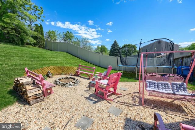 3911 SANDRA DR, York, PA 17402