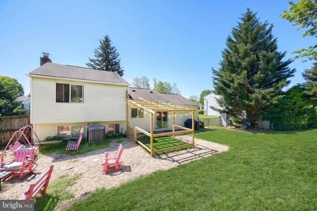 3911 SANDRA DR, York, PA 17402
