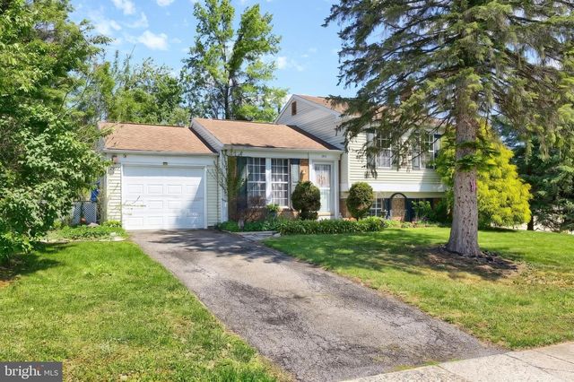 3911 SANDRA DR, York, PA 17402