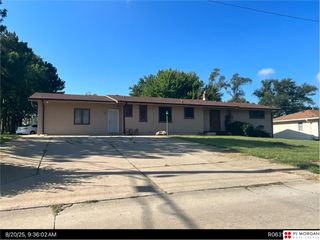 7305 Lake Street, Omaha, NE 68134