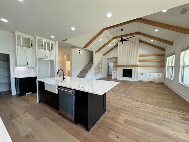 4112 Erin Drive, Rogers, AR 72758