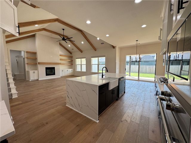 4112 Erin Drive, Rogers, AR 72758