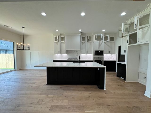 4112 Erin Drive, Rogers, AR 72758