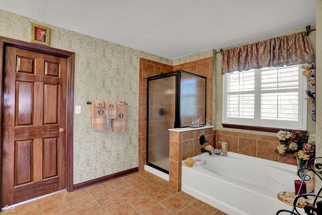 15826 Buxton Drive, Westfield, IN 46074