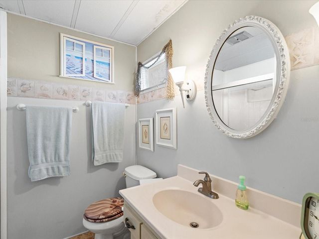 6439 THERESA AVENUE, Weeki Wachee, FL 34607