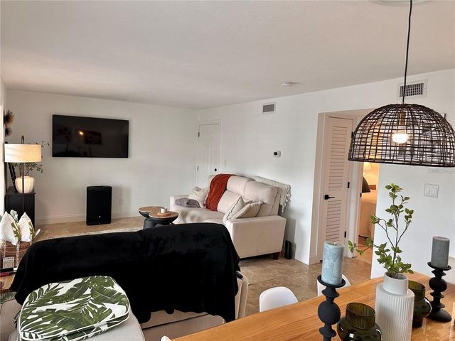 5070 BEACH DRIVE SE A, St Petersburg, FL 33705