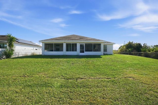 2602 15th ST SW, Lehigh Acres, FL 33976