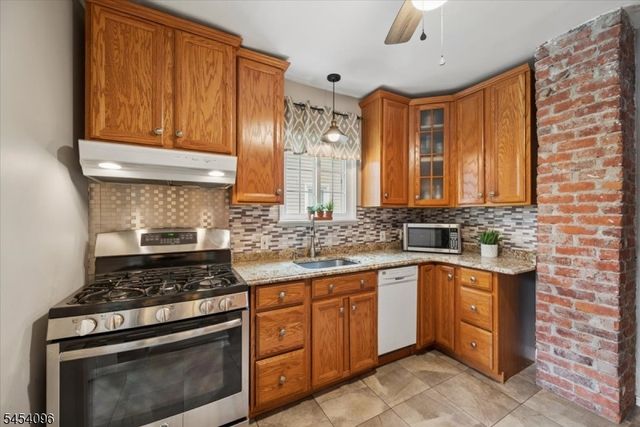 211 Walnut Ave, Bogota Boro, NJ 07603