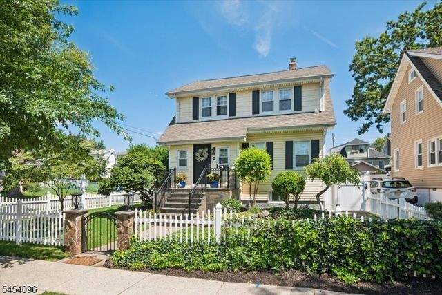 211 Walnut Ave, Bogota Boro, NJ 07603