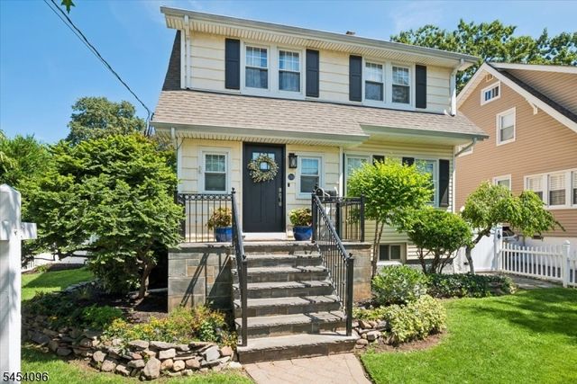 211 Walnut Ave, Bogota Boro, NJ 07603