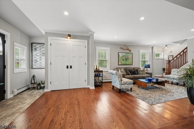 211 Walnut Ave, Bogota Boro, NJ 07603