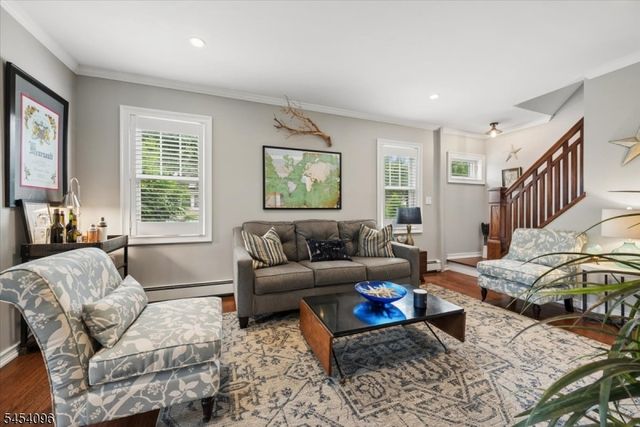 211 Walnut Ave, Bogota Boro, NJ 07603