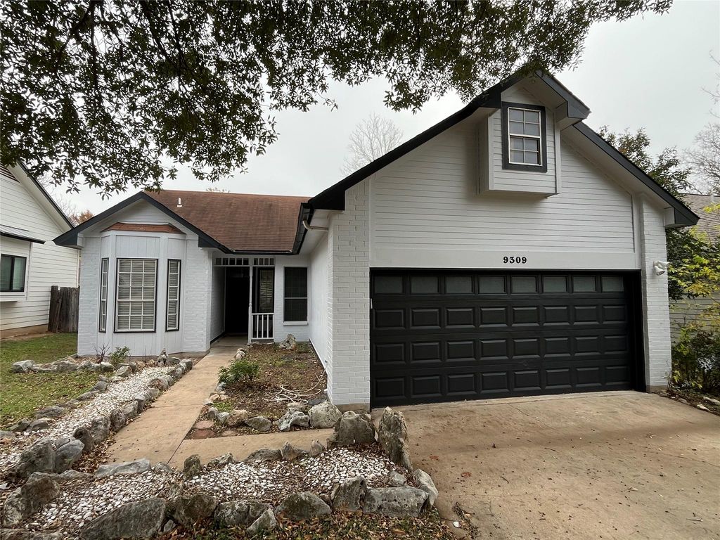 9309 Roxanna DR, Austin, TX 78748