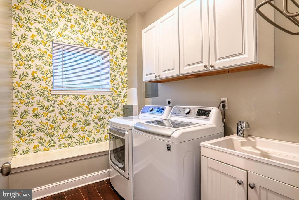 Image 2 of property listing at 1215 W PINE ST, Feasterville Trevose, PA 19053