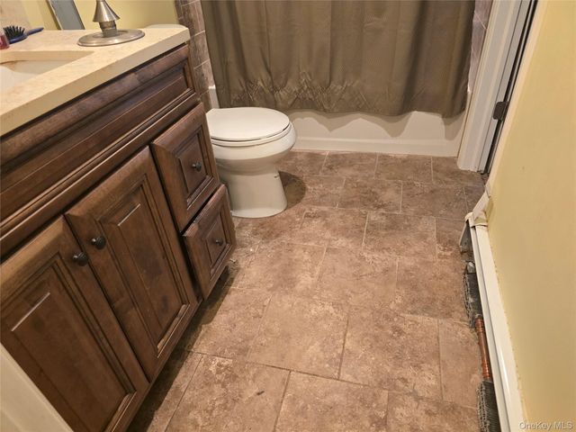 5 Gores Drive, Mastic, NY 11950