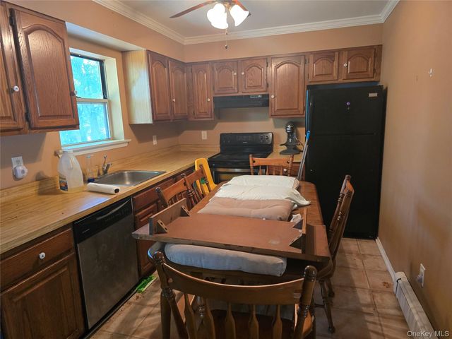 5 Gores Drive, Mastic, NY 11950