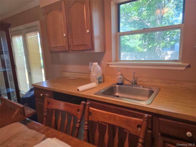 5 Gores Drive, Mastic, NY 11950