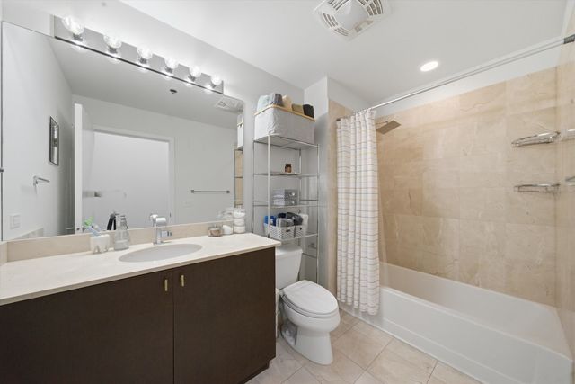 303 W Ohio Street 2902, Chicago, IL 60654