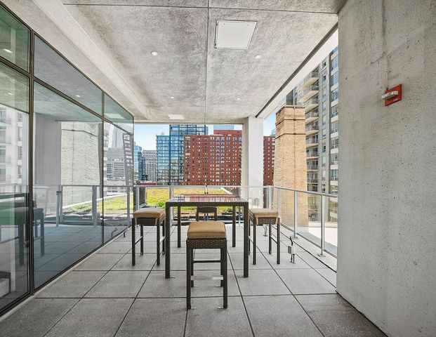 303 W Ohio Street 2902, Chicago, IL 60654