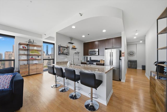 303 W Ohio Street 2902, Chicago, IL 60654