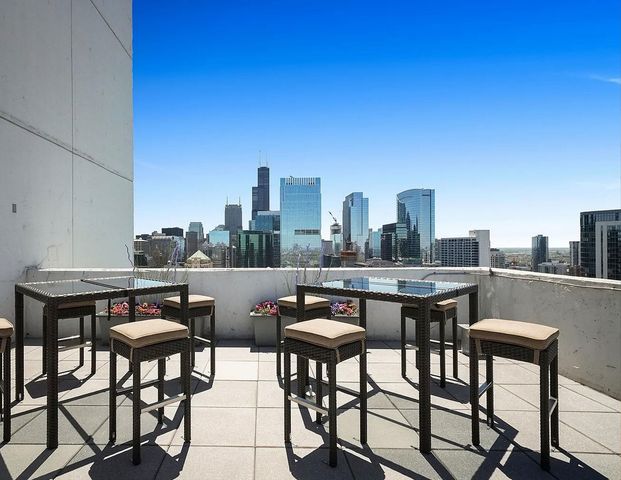 303 W Ohio Street 2902, Chicago, IL 60654