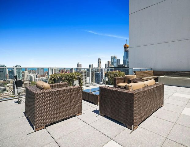 303 W Ohio Street 2902, Chicago, IL 60654