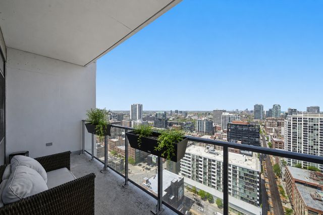 303 W Ohio Street 2902, Chicago, IL 60654