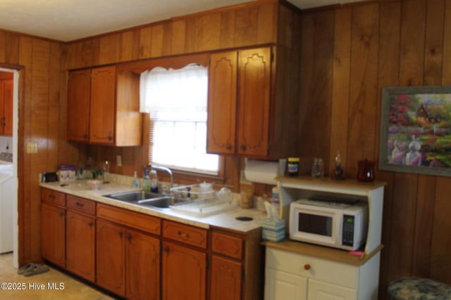 203 Northwood Drive, Whiteville, NC 28472