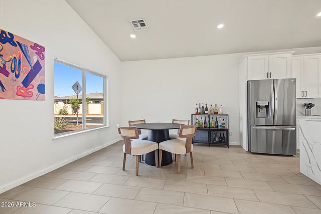 8109 W NICOLET Avenue, Glendale, AZ 85303