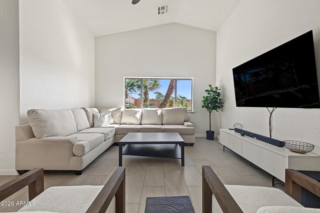 8109 W NICOLET Avenue, Glendale, AZ 85303