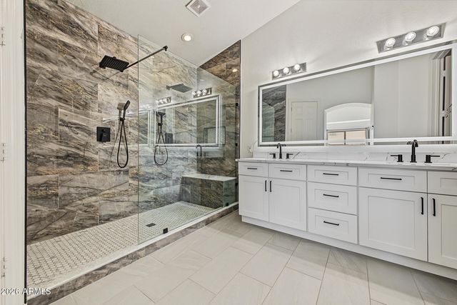 8109 W NICOLET Avenue, Glendale, AZ 85303