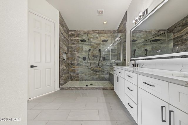 8109 W NICOLET Avenue, Glendale, AZ 85303