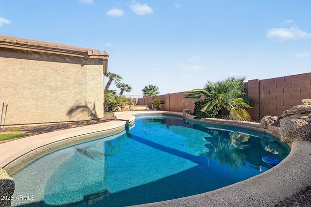 8109 W NICOLET Avenue, Glendale, AZ 85303