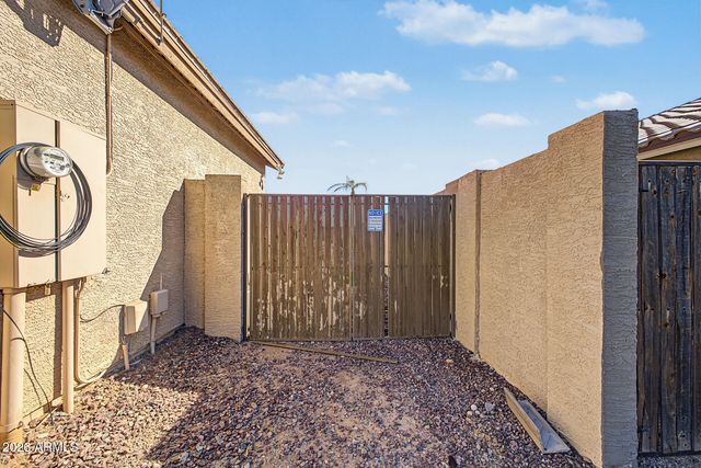 8109 W NICOLET Avenue, Glendale, AZ 85303