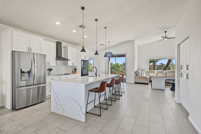 8109 W NICOLET Avenue, Glendale, AZ 85303