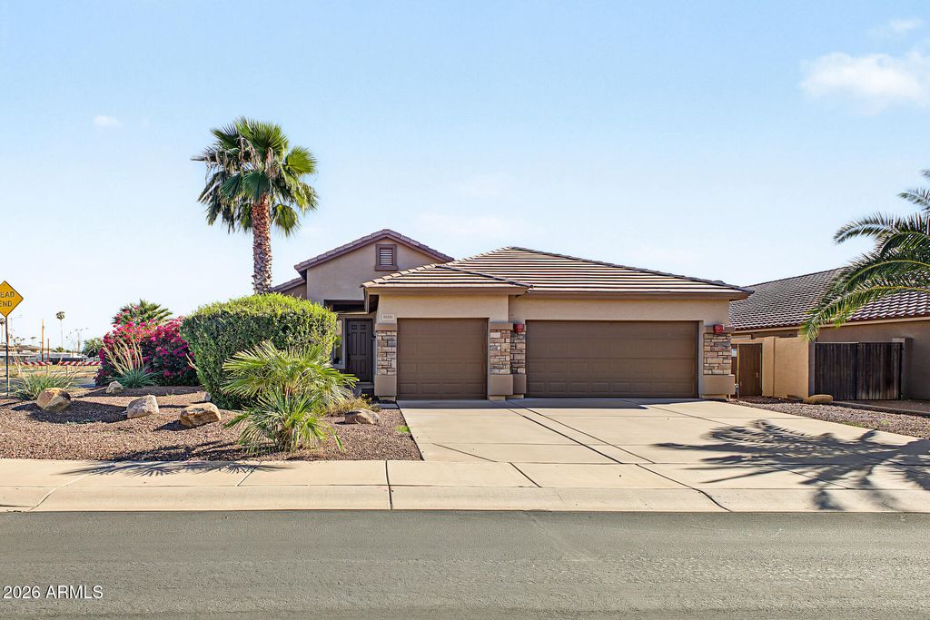 8109 W NICOLET Avenue, Glendale, AZ 85303