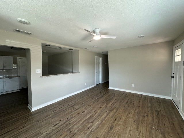 475 Locust Street, Point, TX 75472